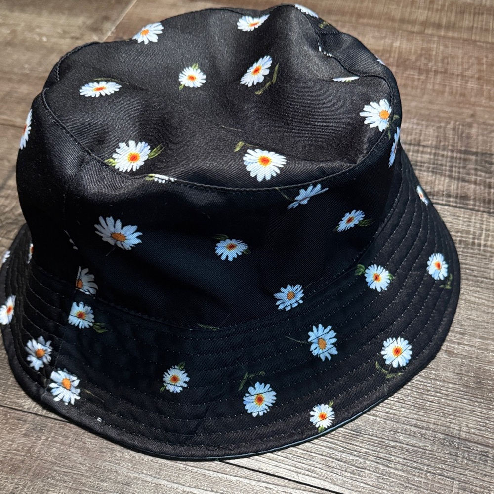 NWOT Alice + Olivia Reversible Bucket Hat - Picture 2 of 7